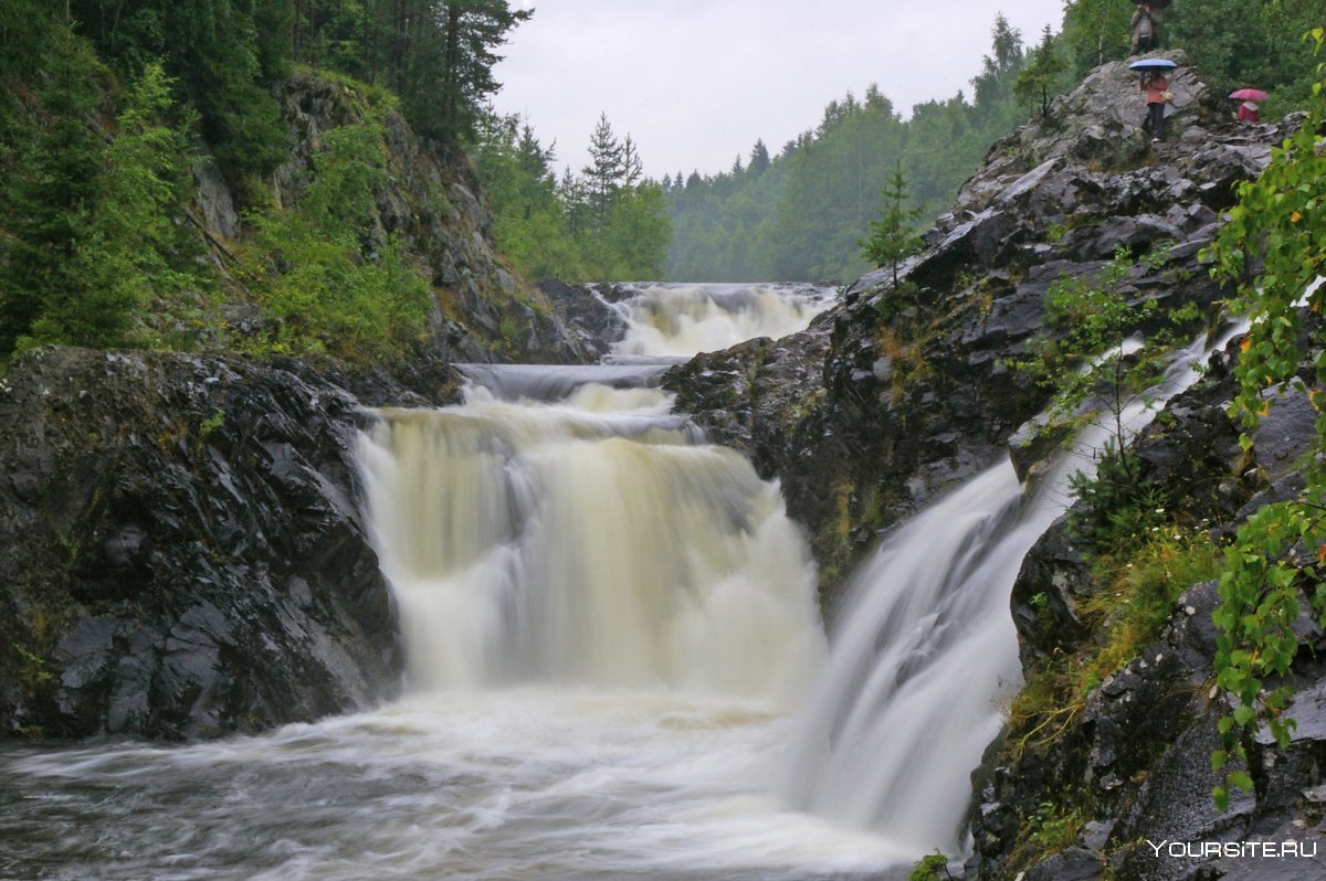 Водопад Кивач в Карелии летом
