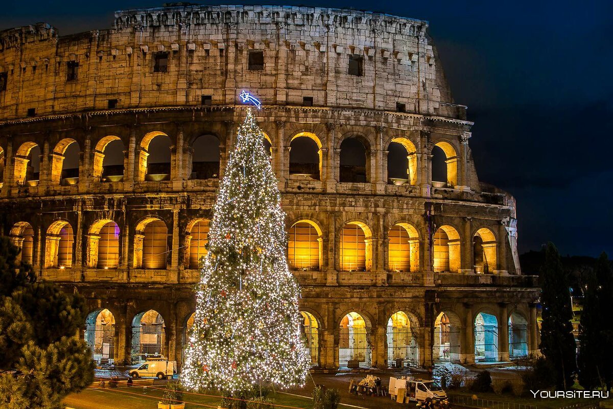 Главная Рождественская елка Рима на Пьяцца Венеция