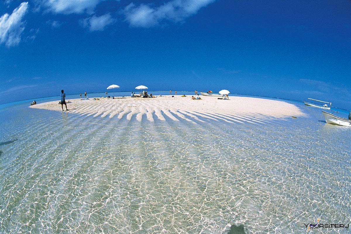Песок на пляже Окинавы