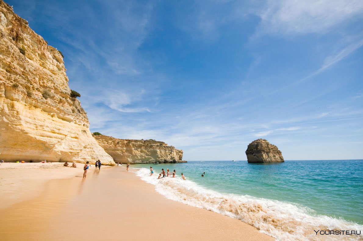 Солнечный пляжи Португалии