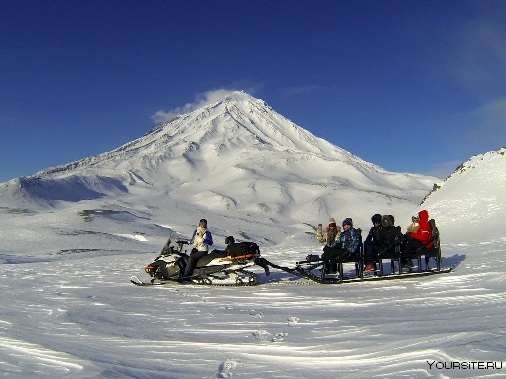 Снегоходная экскурсия на Авачинский вулкан