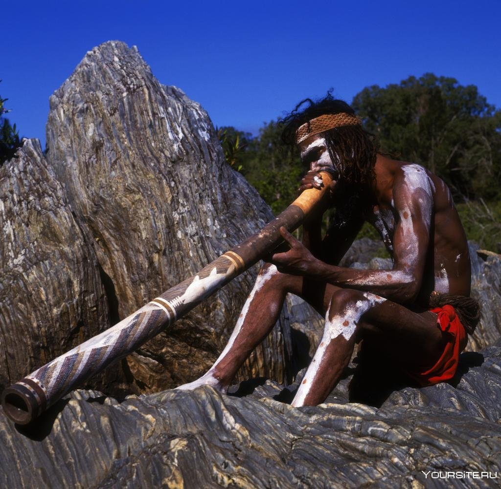 Аборигены Австралии диджериду