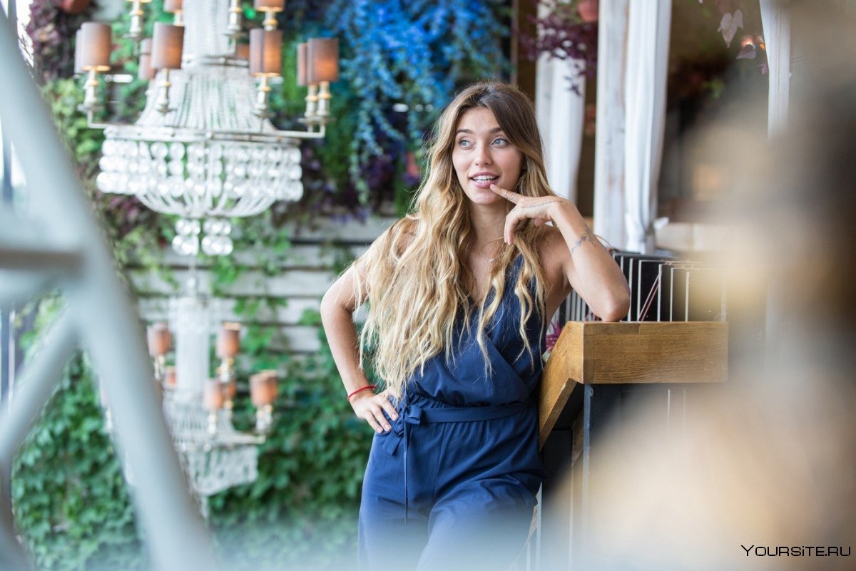 Орёл и Решка ведущие Регина Тодоренко