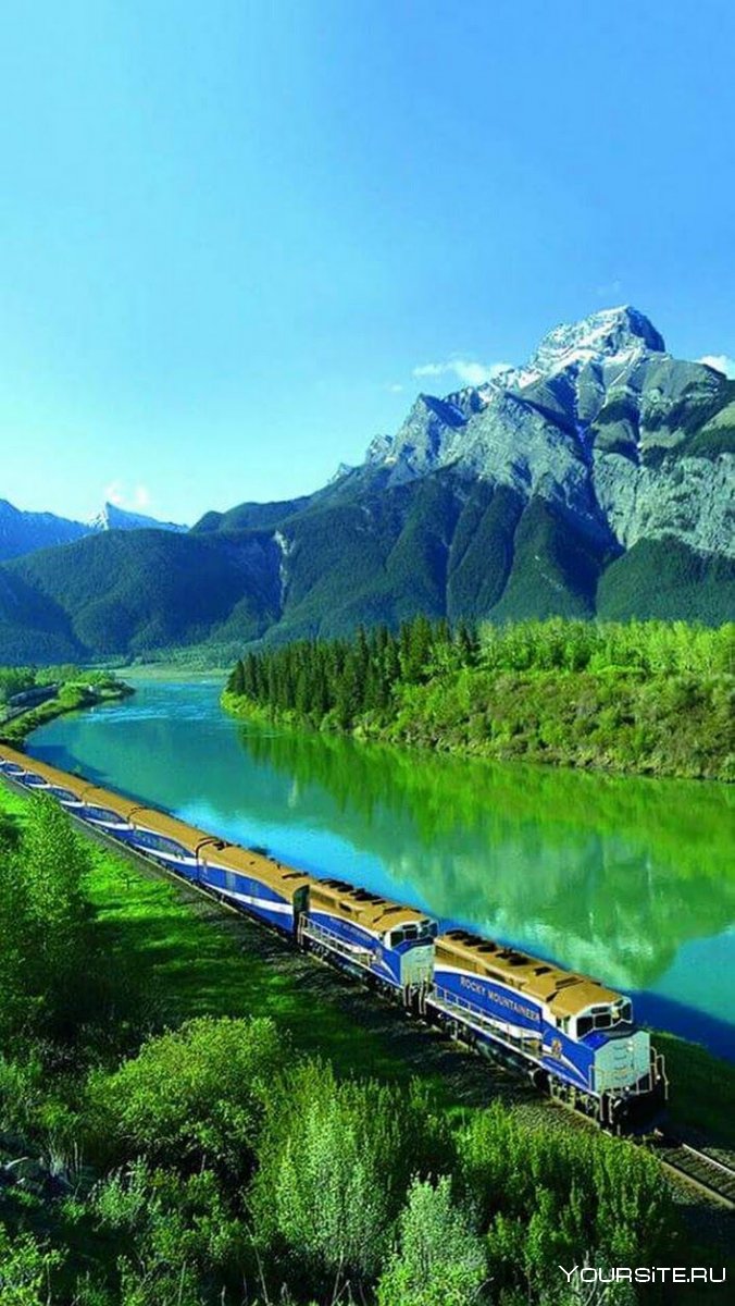 Поезд красивый пейзаж