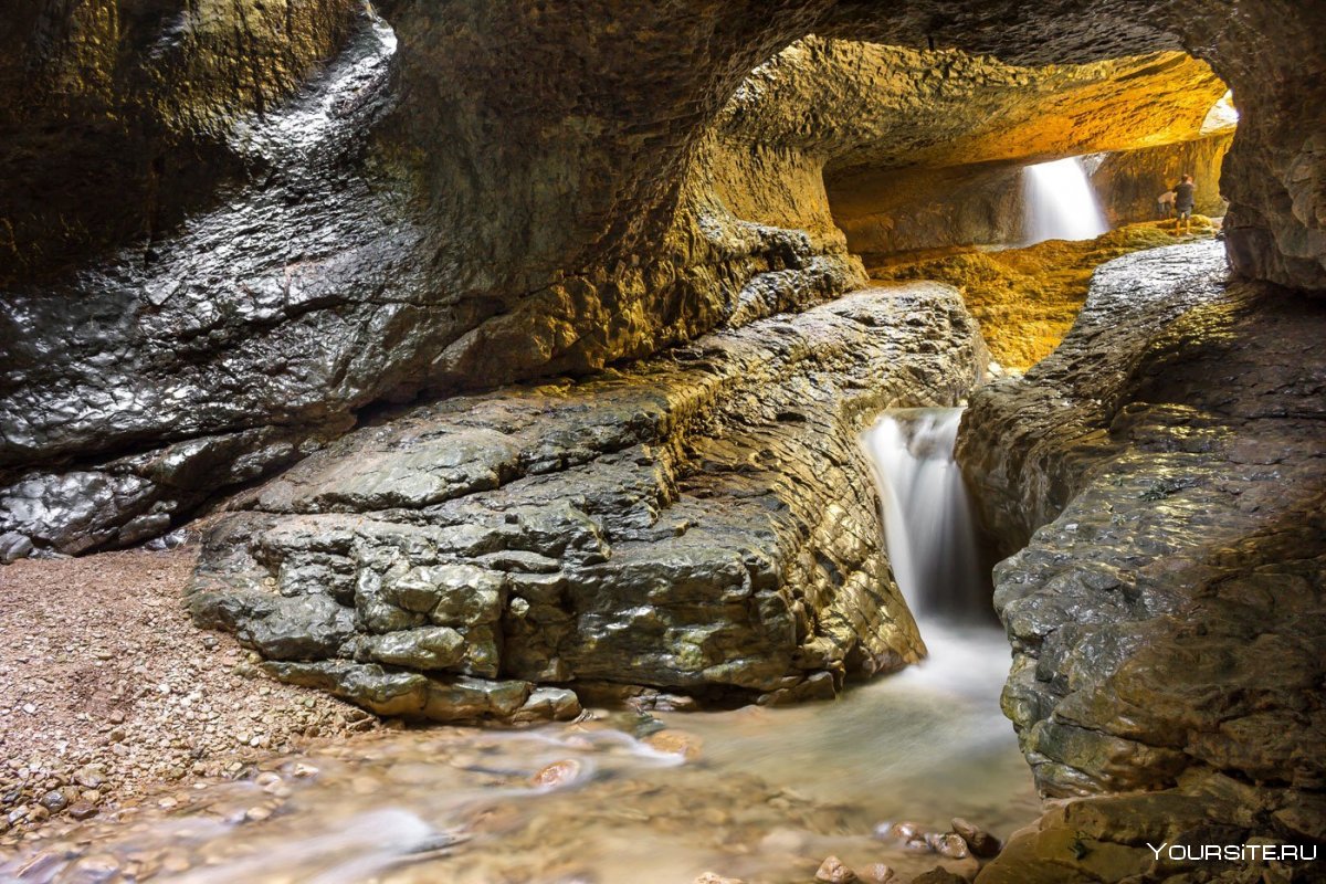 Подземный водопад Салта