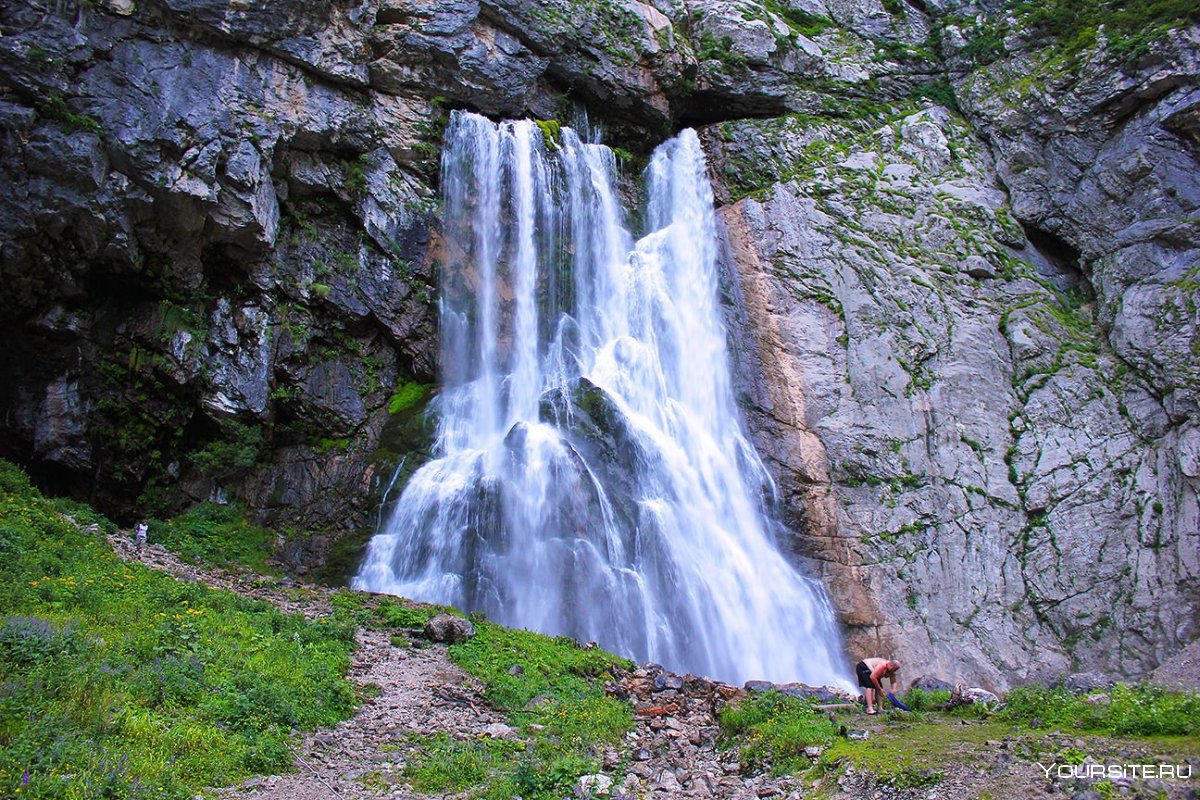 Гегский водопад в Абхазии Гагра