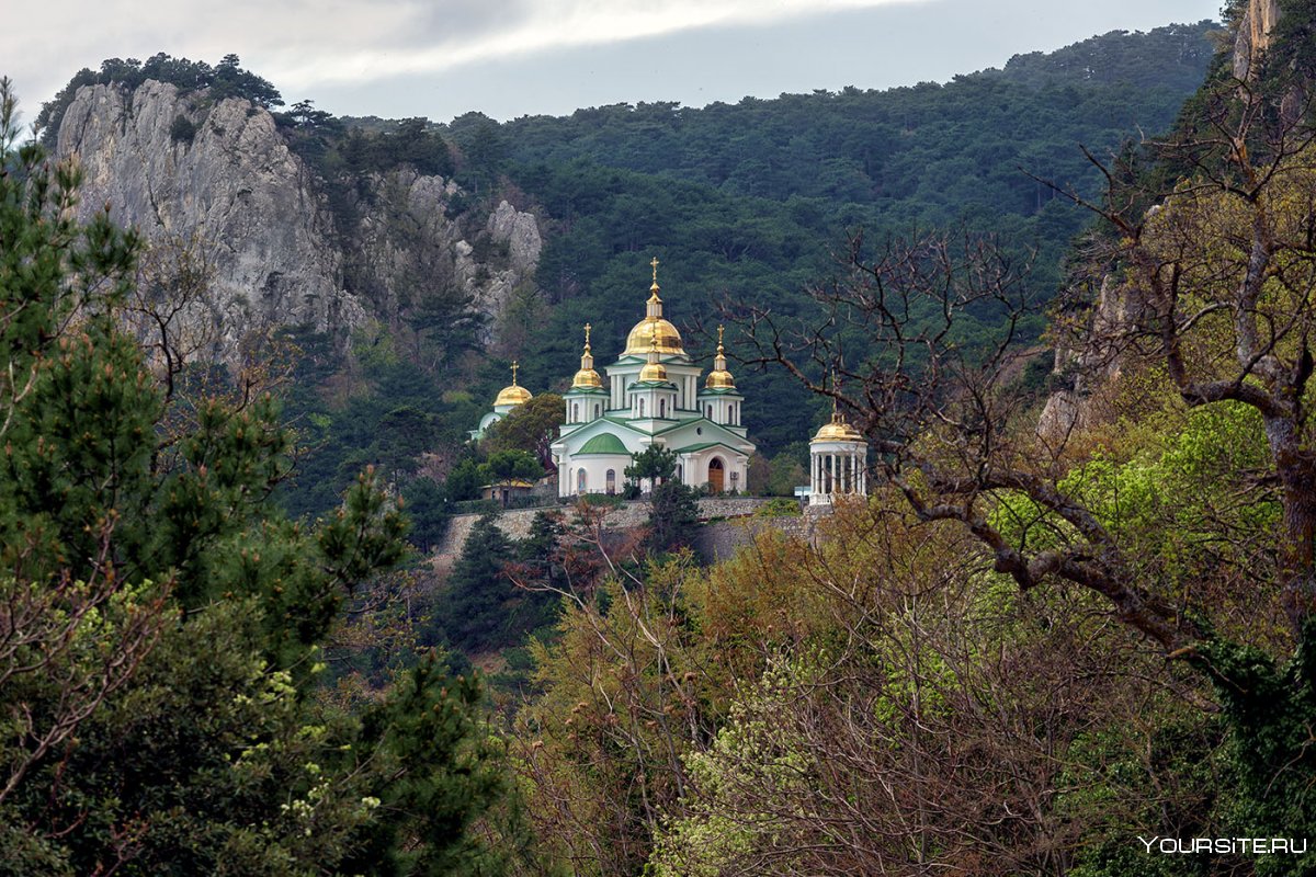 Форосский монастырь на горе