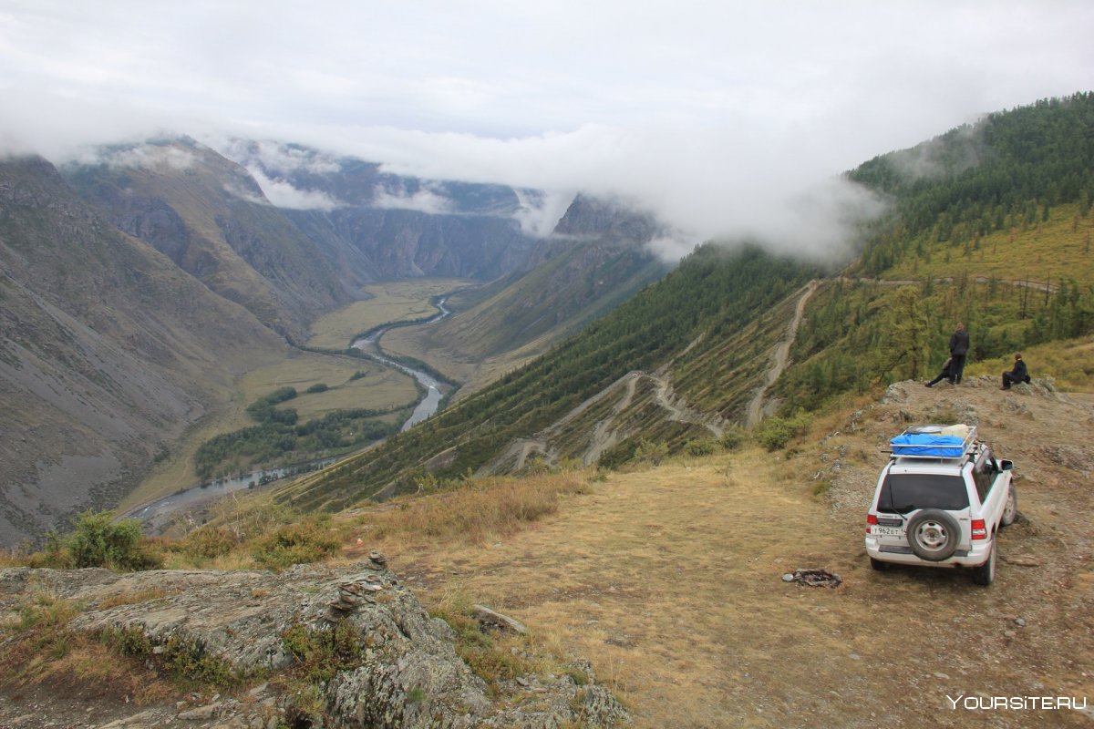 Подъем на перевал Кату Ярык горный Алтай