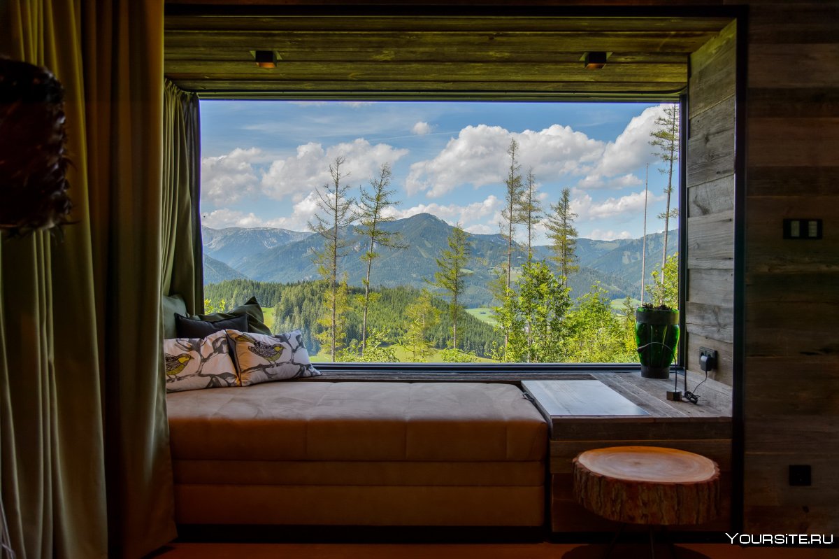 Дом в горах вид из окна