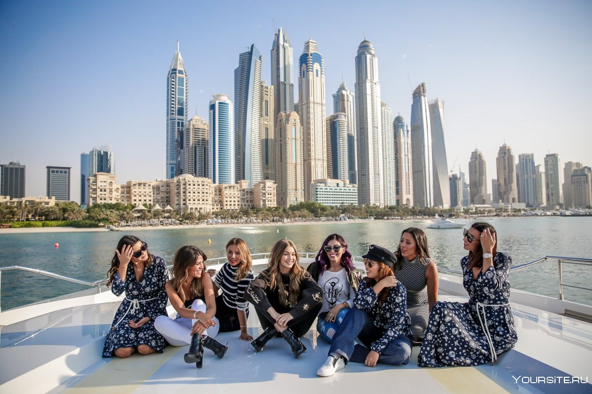 Девушки в Дубае
