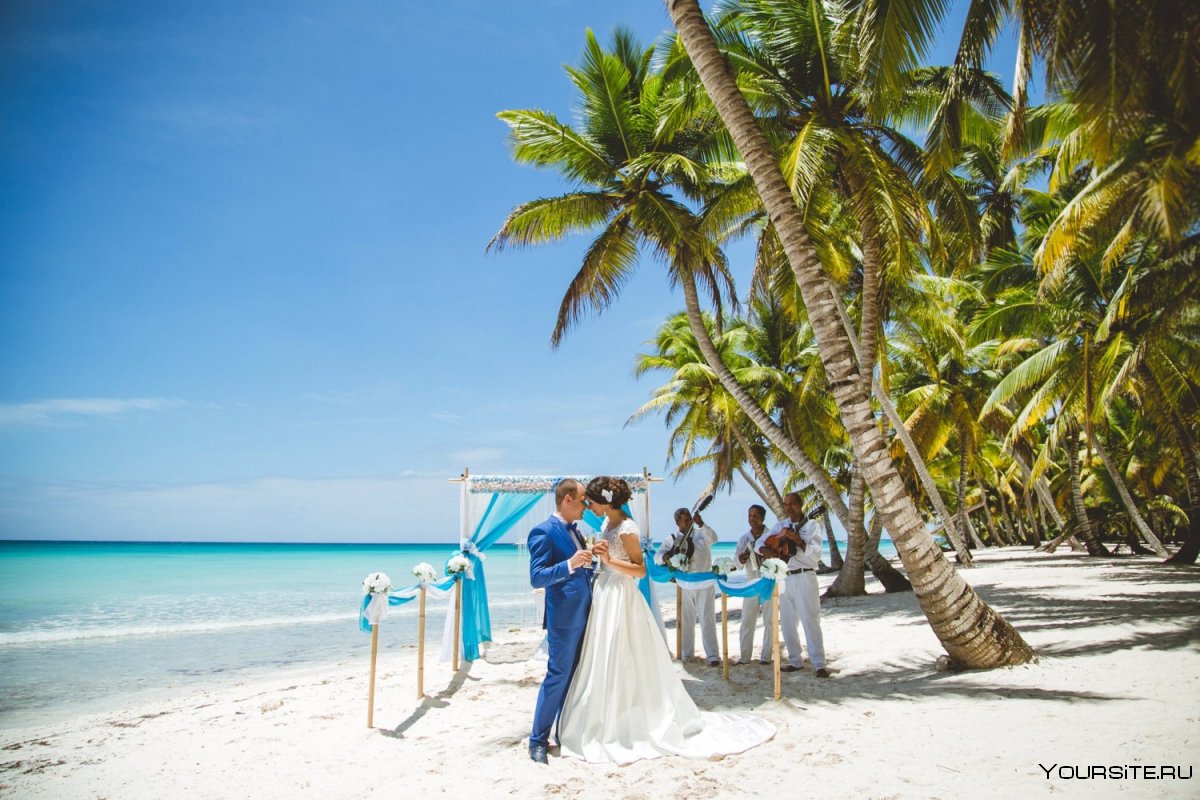 Свадьба для туристов на острове