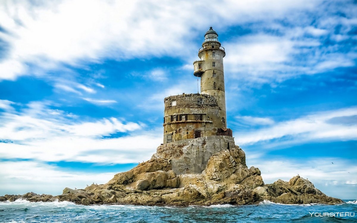 Маяк Анива на скале Сивучья