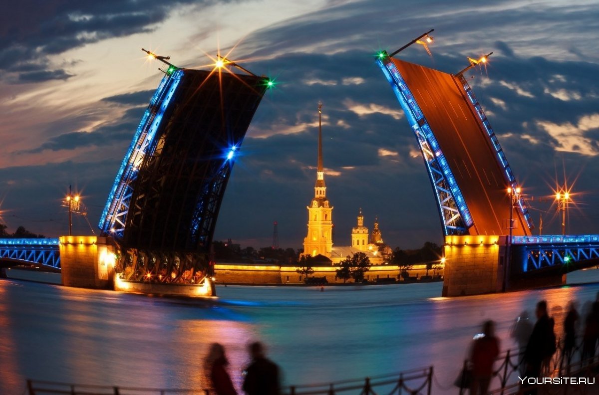 Дворцовый мост в Санкт-Петербурге HD
