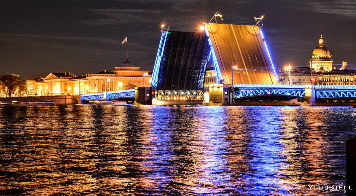 Город Санкт-Петербург в России река Нева разводной мост