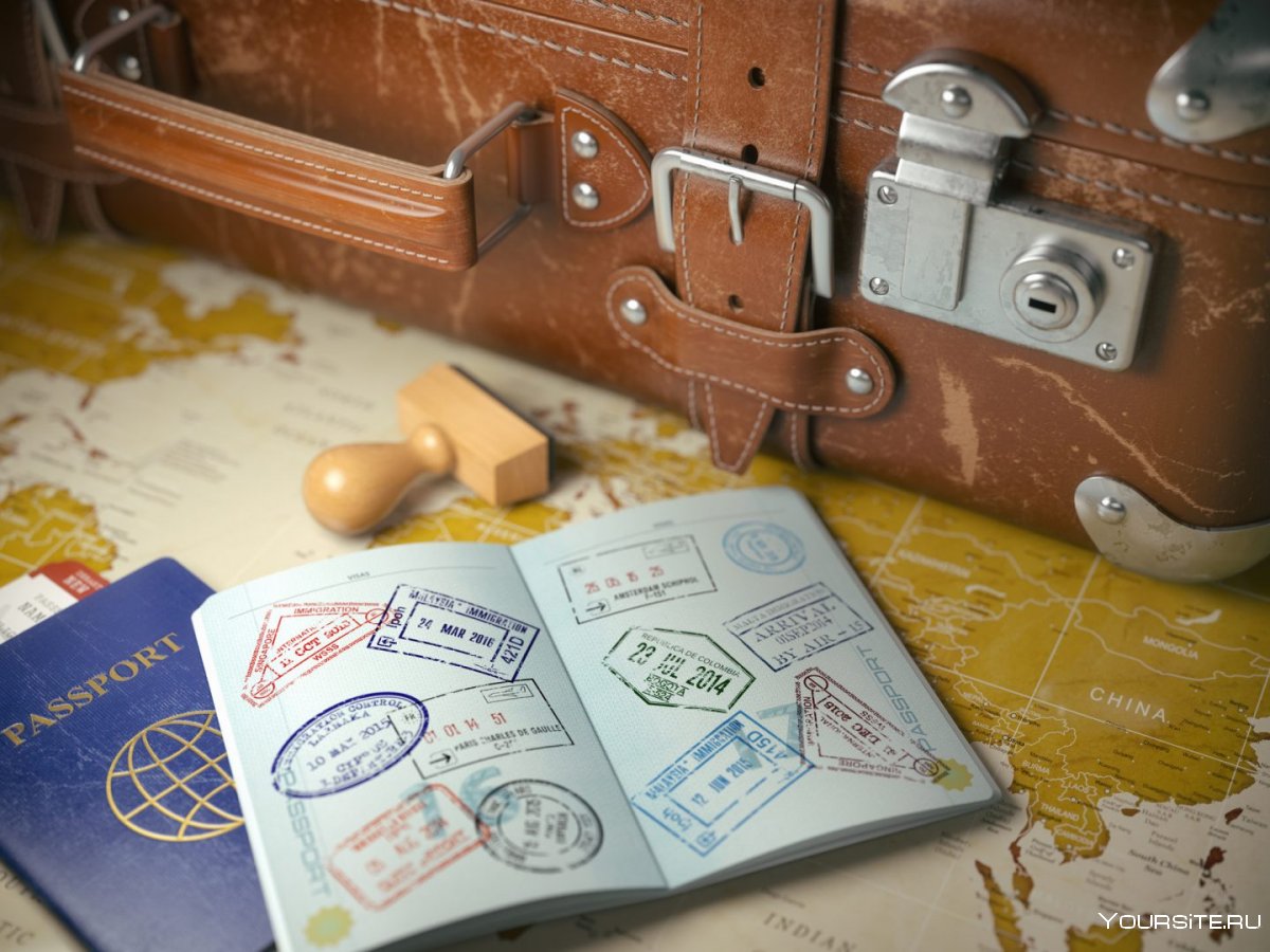 Чемодан и паспорт