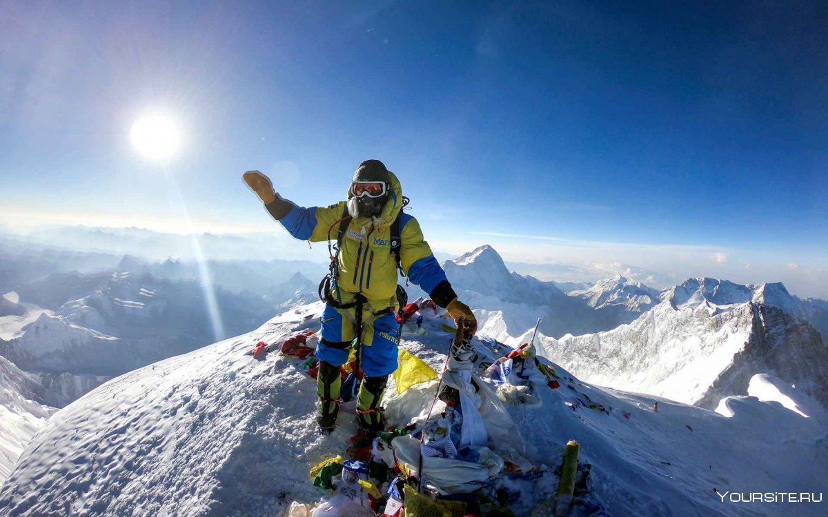 Восхождение в смокинге на Эверест