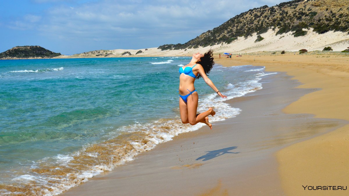 Красивые девушки в Турции на пляже