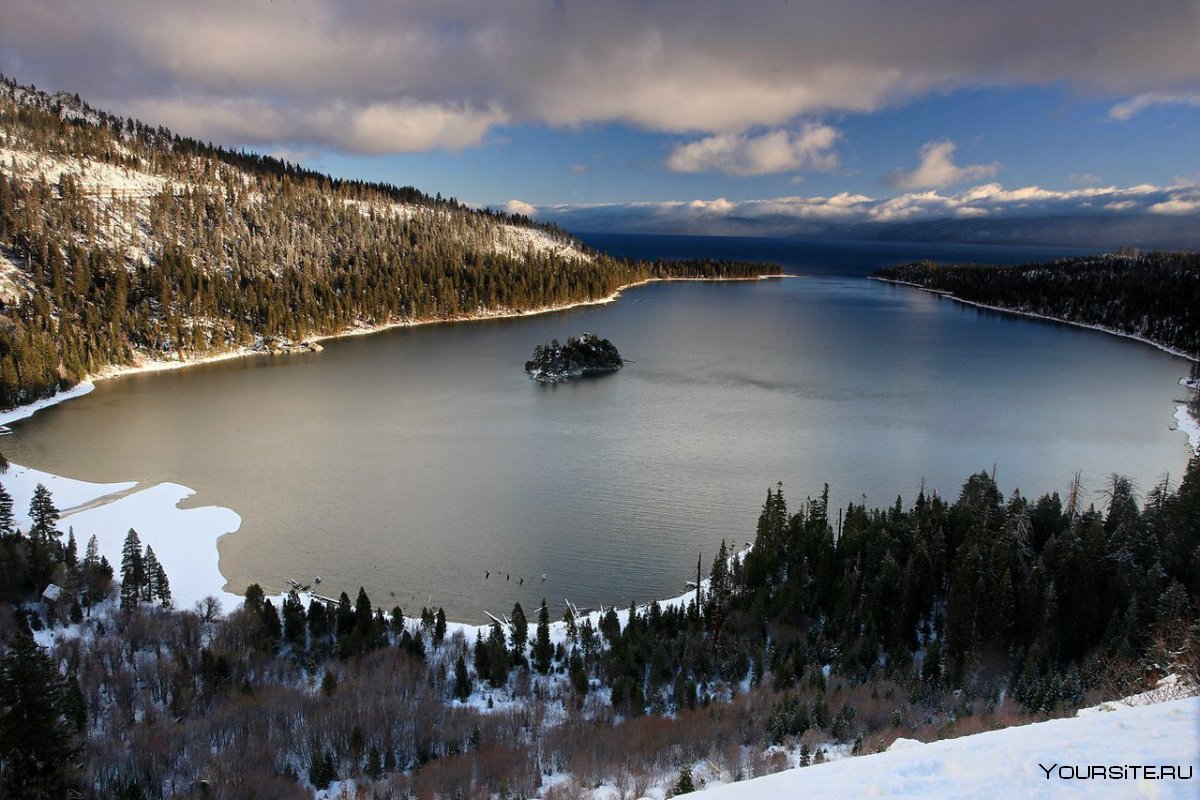 Озеро Тахо зимой Калифорния США