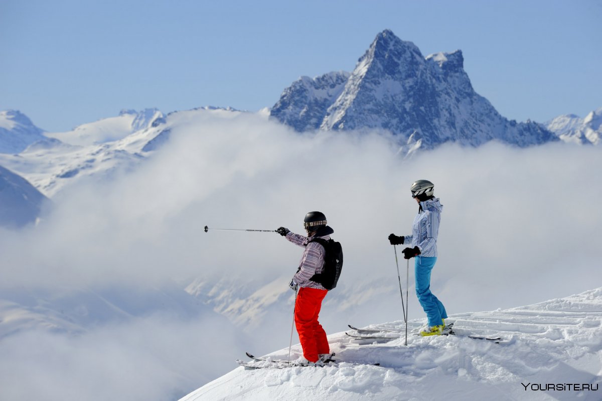 Австрия горнолыжный курорт лыжник