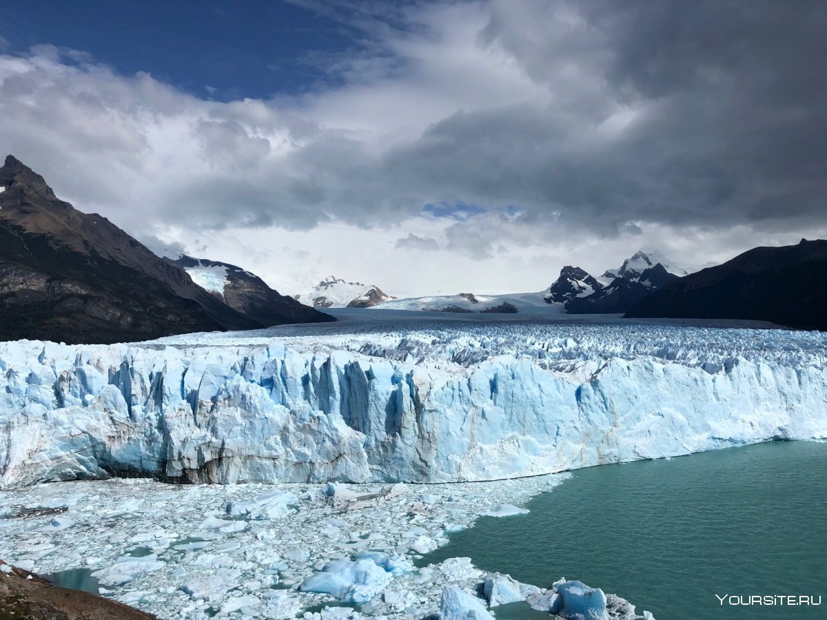 Ледник Актру голубое озеро