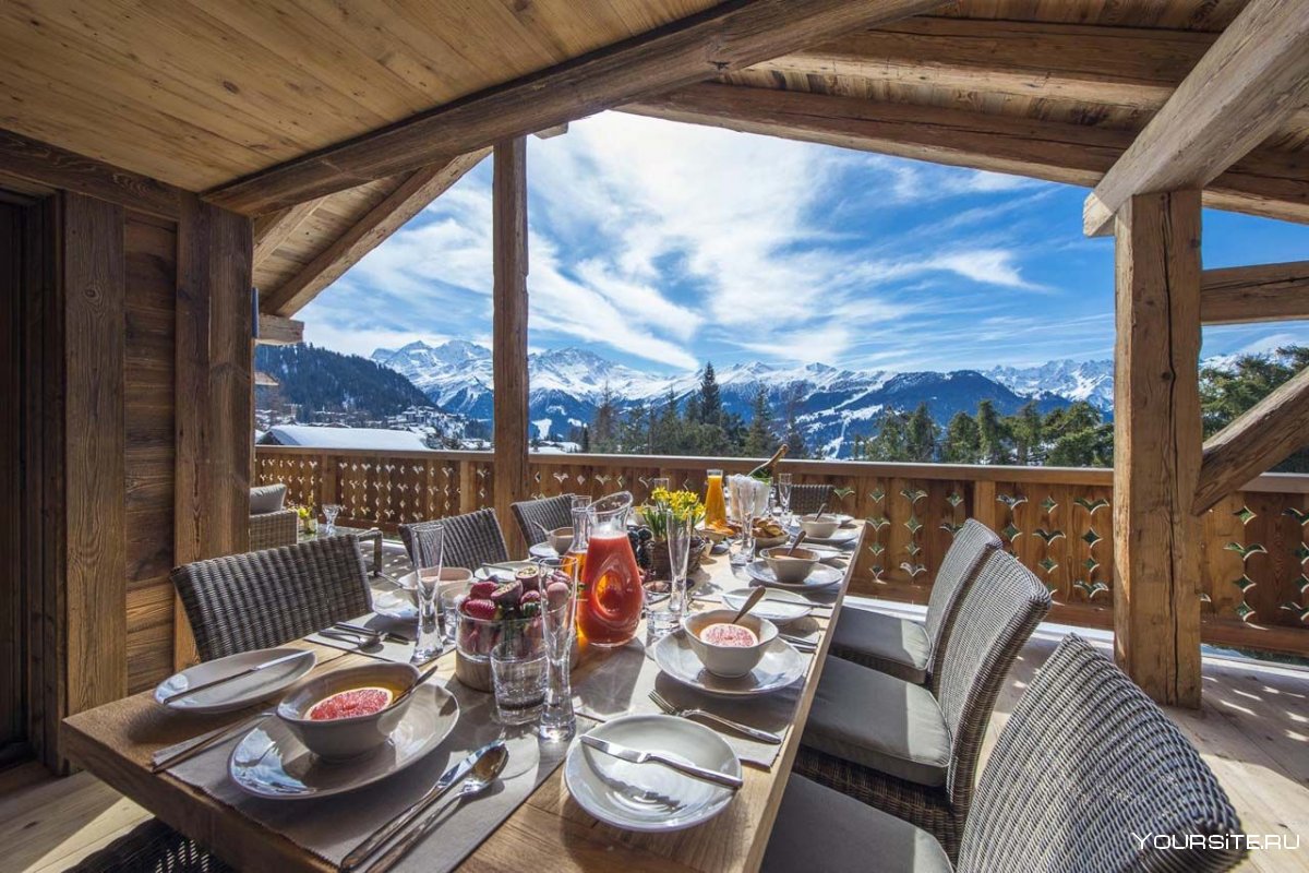 В горах Швейцарии бунгало