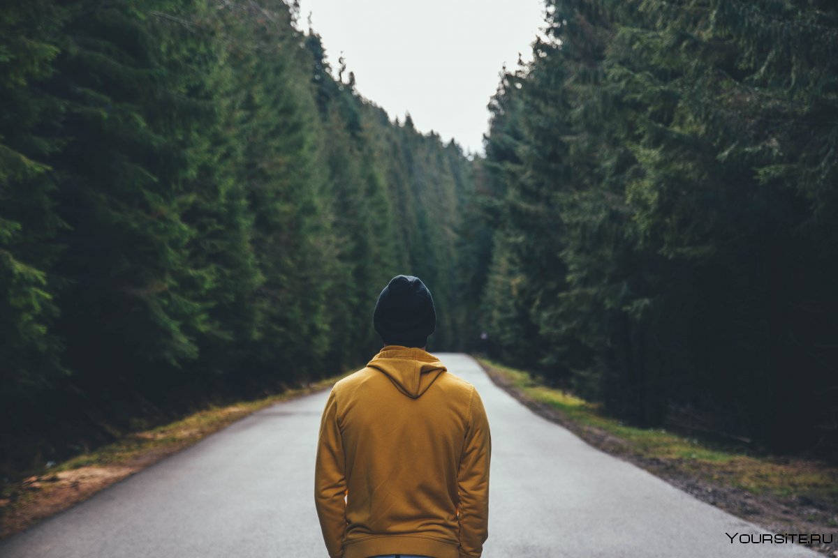 Парень в капюшоне