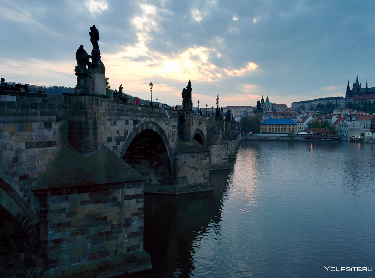 Прага мост Карлов арка