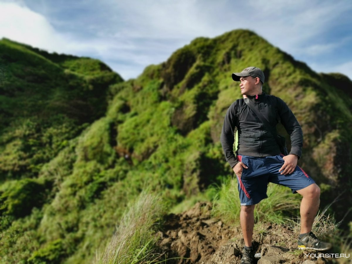 Человек с очками на улице