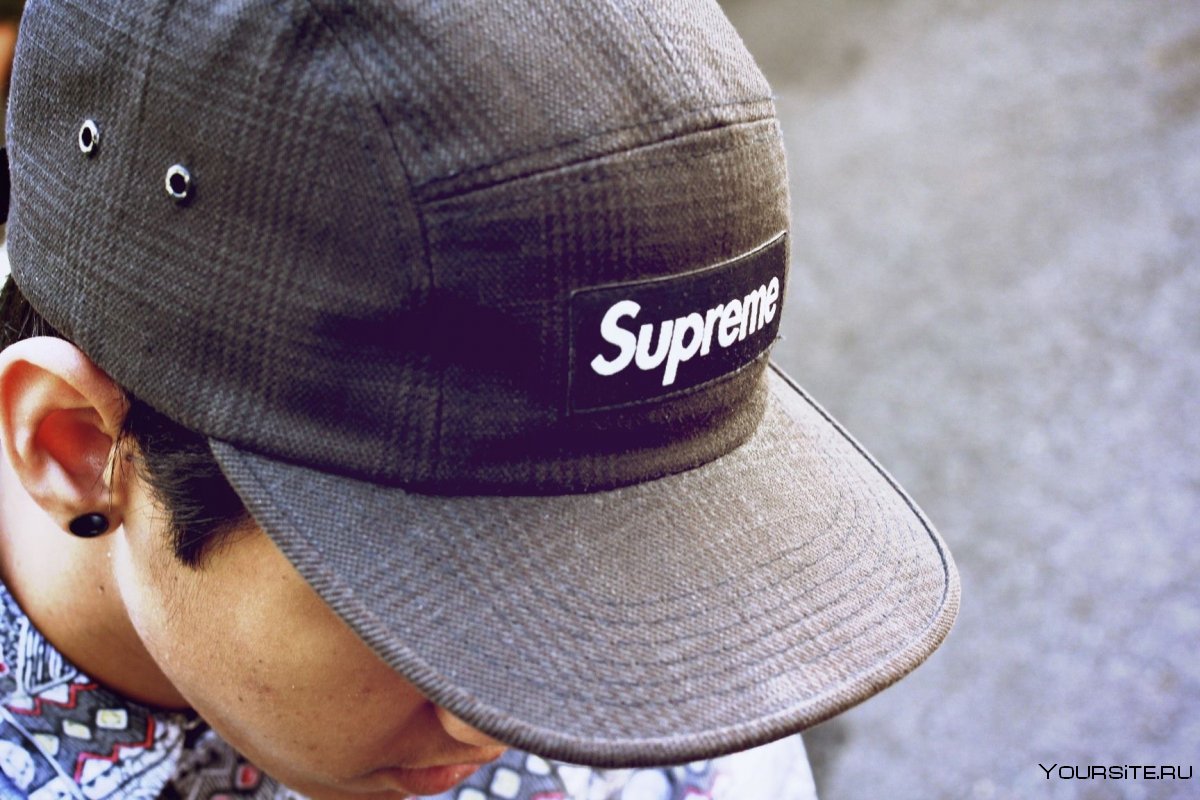 Мужчина в кепке