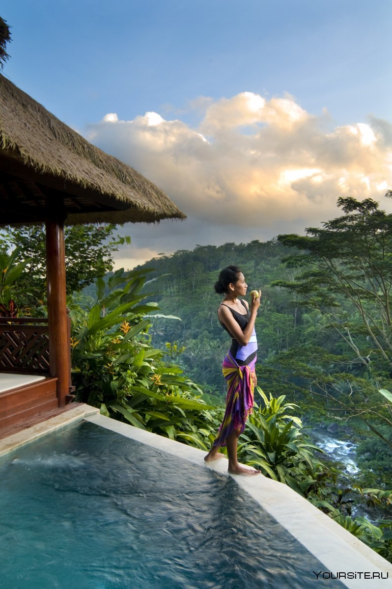 Отель с сеткой на Бали