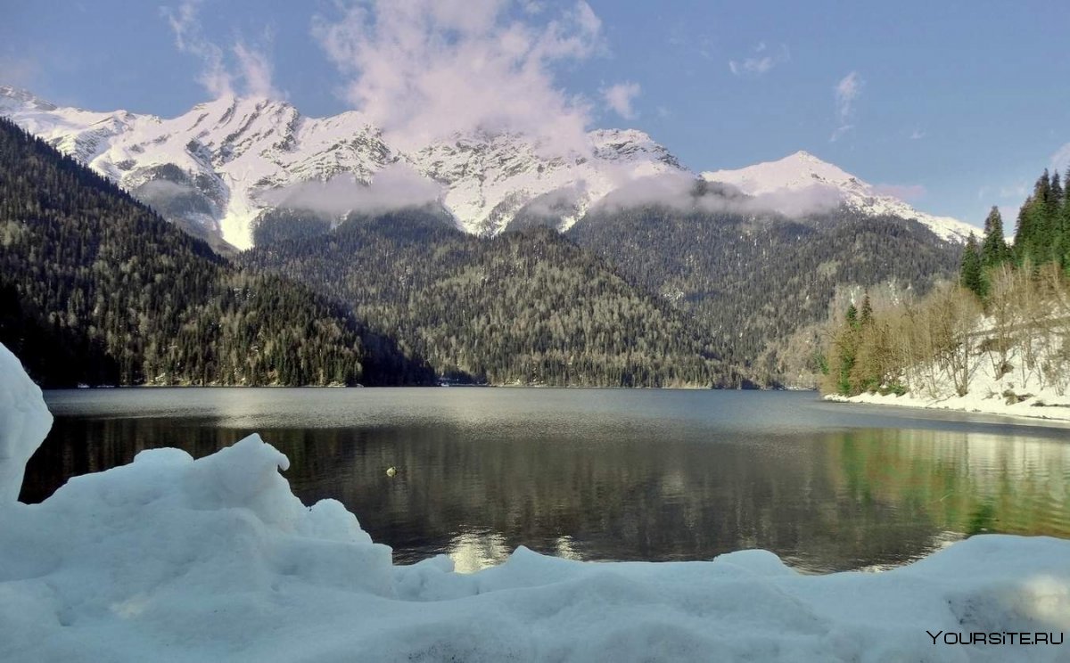 Озеро Рица Абхазия зимой в декабре