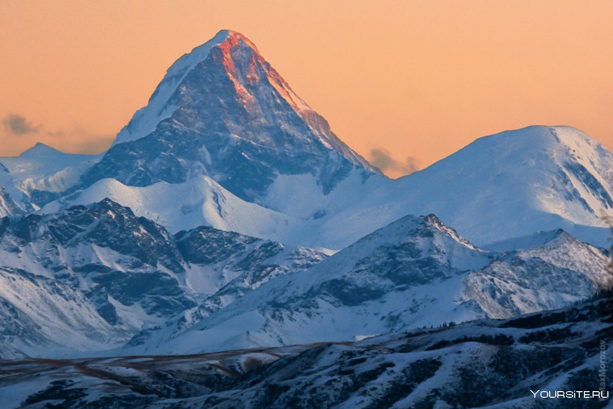 Пик Хан Тенгри