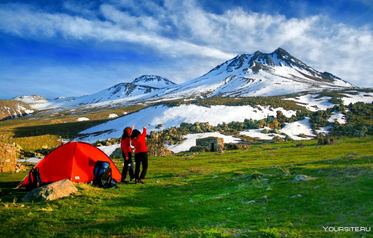 Туризм в горах палатка