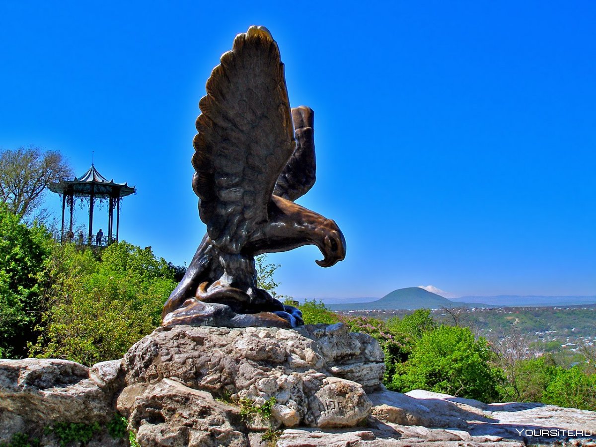 Гора Машук скульптура Орел