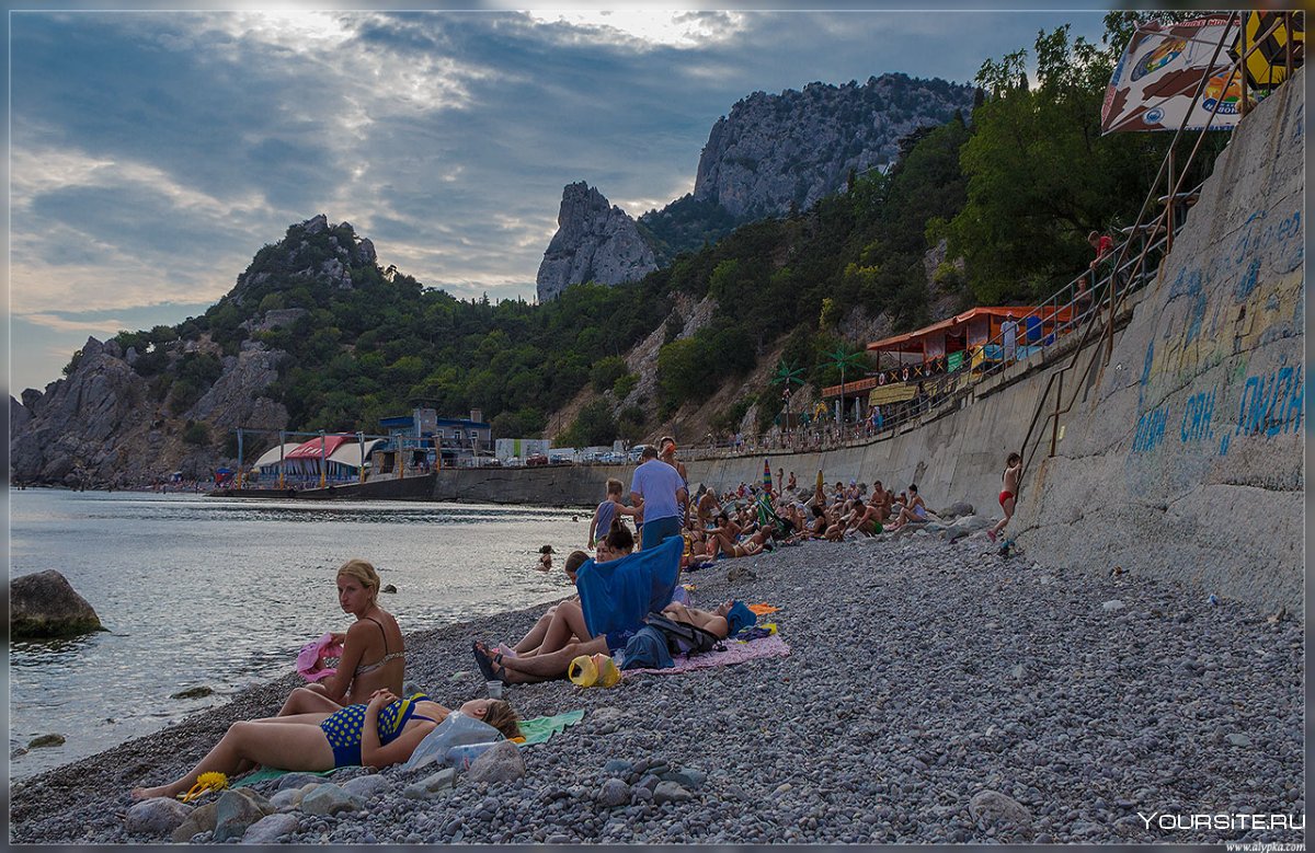 Пляж зелёный мыс в 90х Алупка