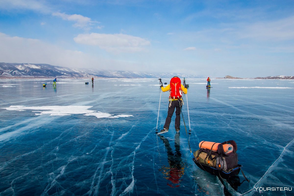 Озеро Байкал туристы