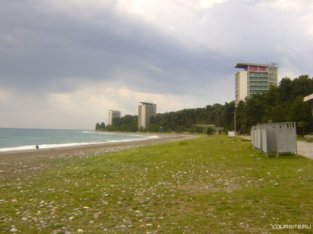 Центральный пляж Пицунды Абхазия