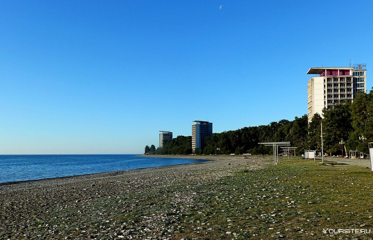 Пляж Бихвинта в Пицунде