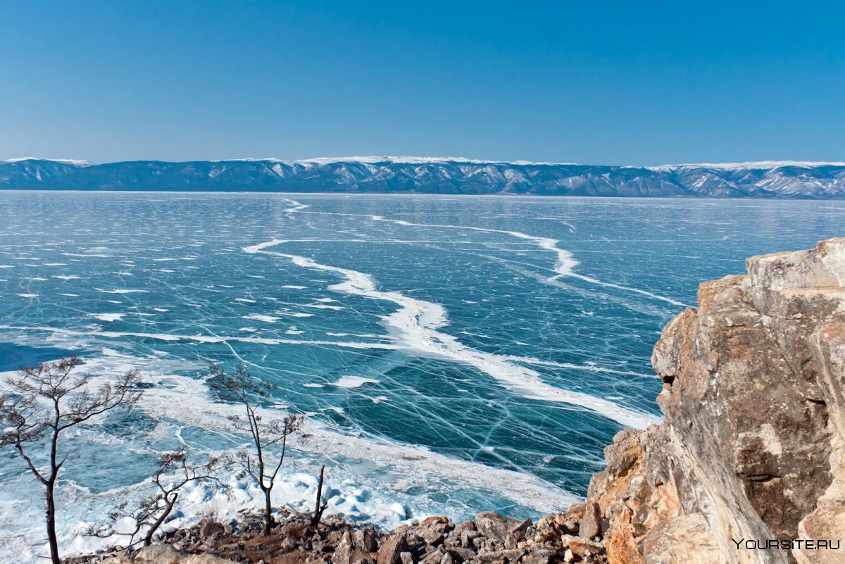 Бухта Песчаная Байкал зима