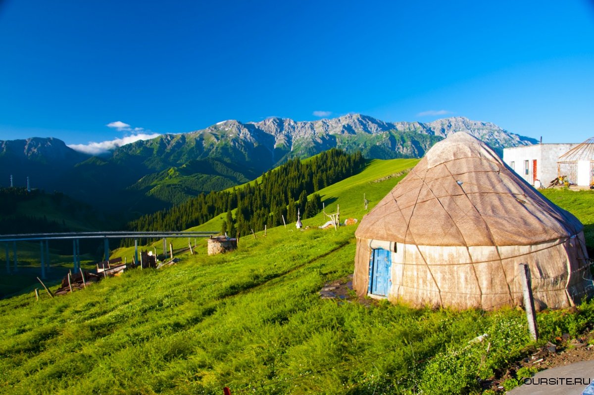 Киргизия горы юрта