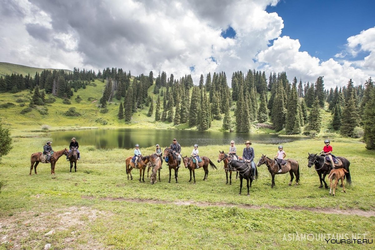 Кыргызстан лошади и дети