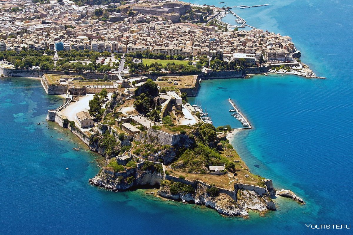 Красивое фото острова Корфу с надписью