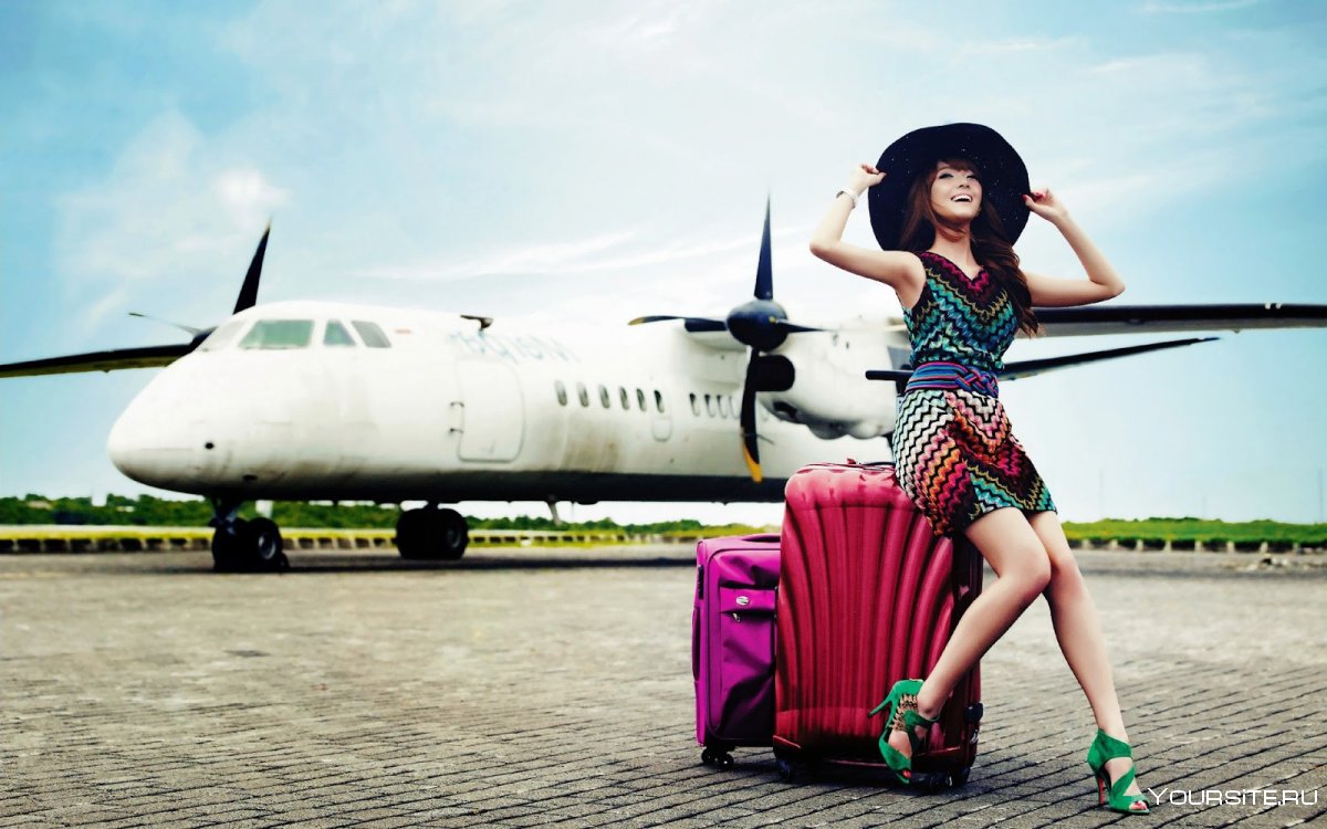 Девушка чемодан самолет