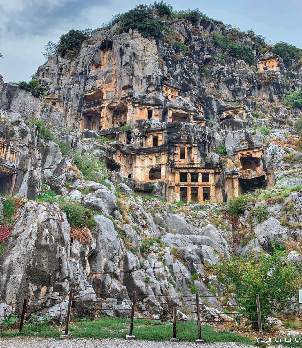 Пещерный город в Турции Демре