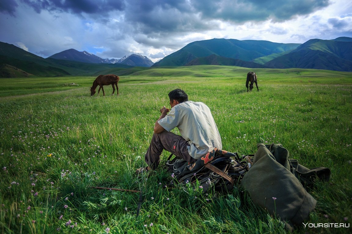 Киргизии горы путешествие