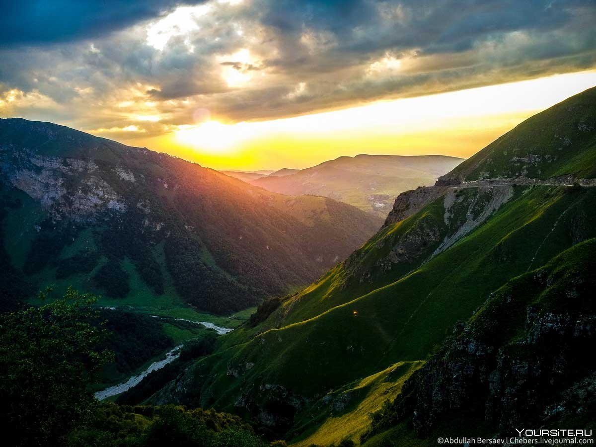 Рассвет в горах Кавказа