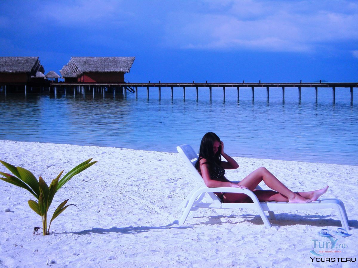 Мальдивы дикий пляж