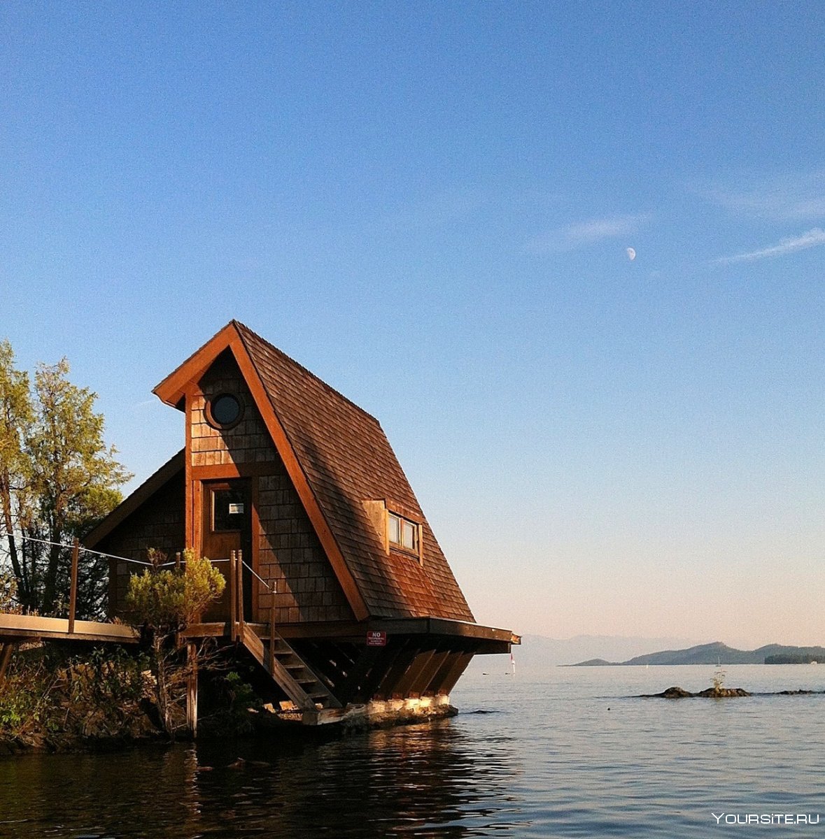 Остров-дом на озере Флатхед Монтана