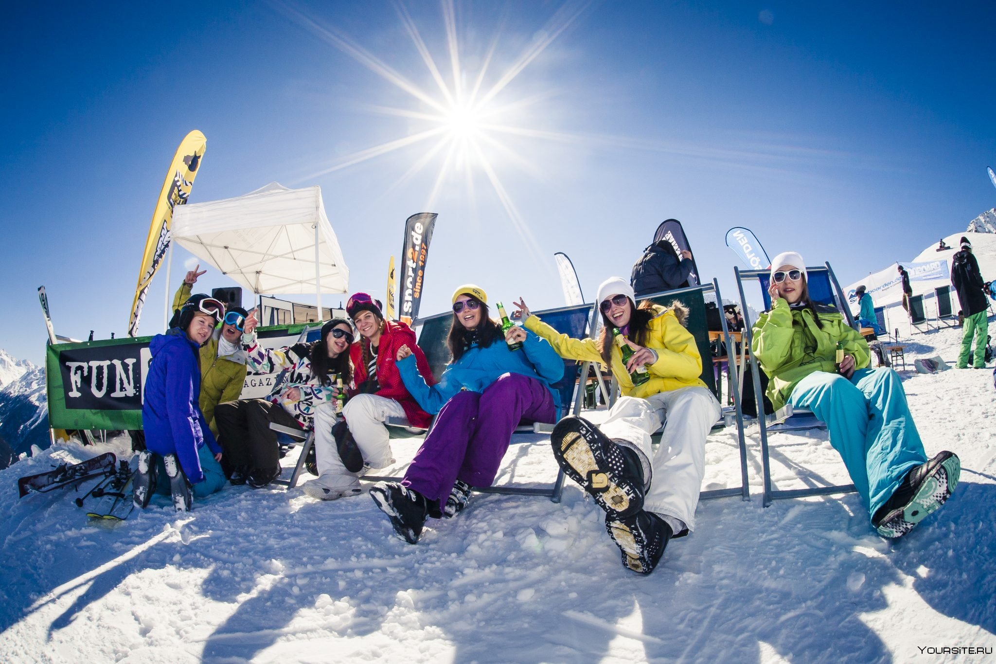 Погода в сорочанах. Горнолыжный курорт apres Ski. Apreski красная Поляна. Вечеринка на горнолыжном курорте. Горнолыжная тусовка.