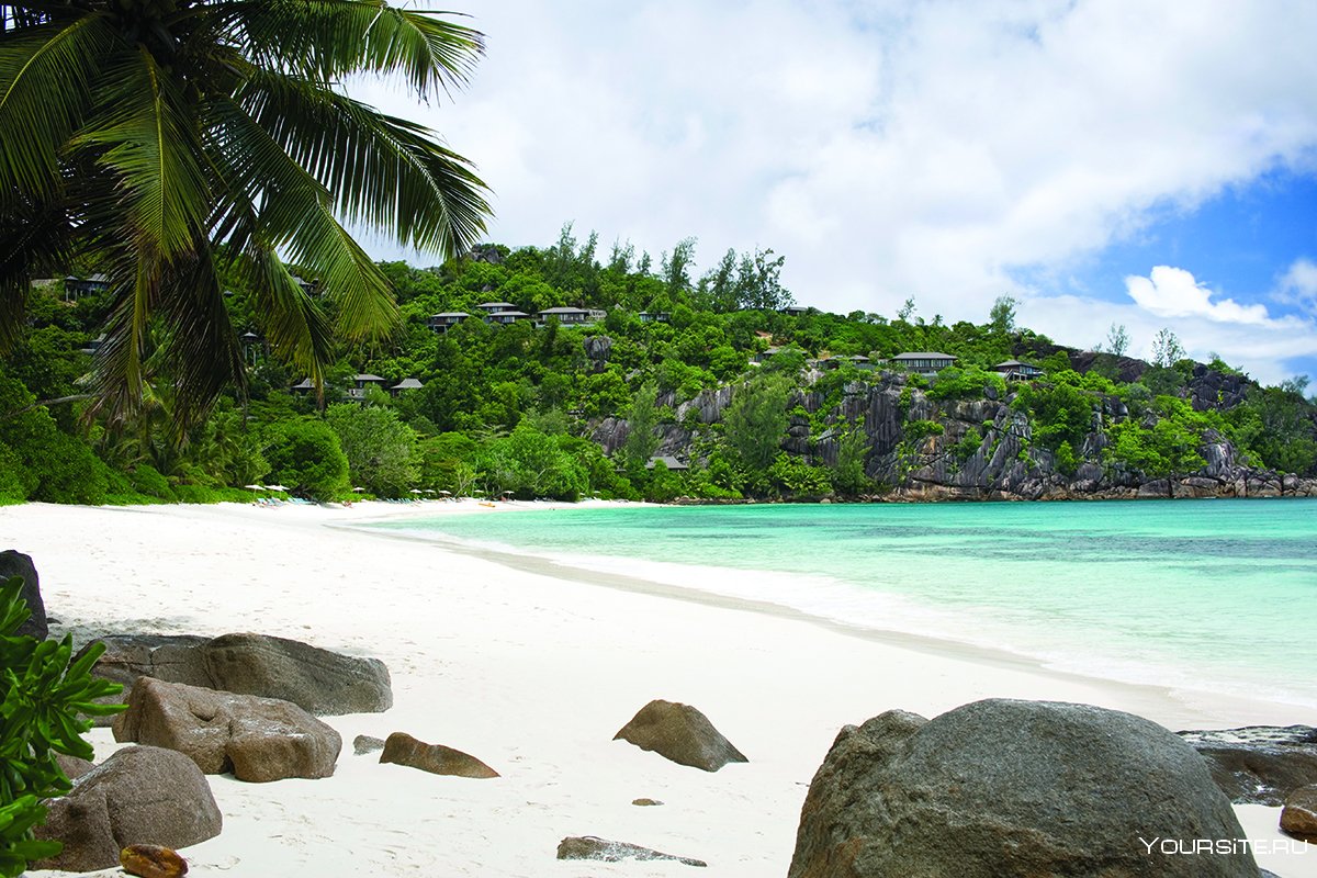 Four Seasons Seychelles пляж